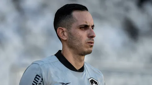 Gatito Fernández, goleiro do Botafogo, durante partida contra o Audax (Foto: Thiago Ribeiro/AGIF)