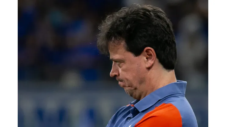 MG - BELO HORIZONTE - 18/10/2024 - BRASILEIRO A 2024, CRUZEIRO X BAHIA - Fernando Diniz tecnico do Cruzeiro durante partida contra o Bahia no estadio Mineirao pelo campeonato Brasileiro A 2024.