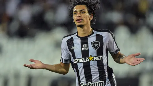 Matheus Nascimento durante confronto contra o Nova Iguaçu no Campeonato Carioca de 2022.