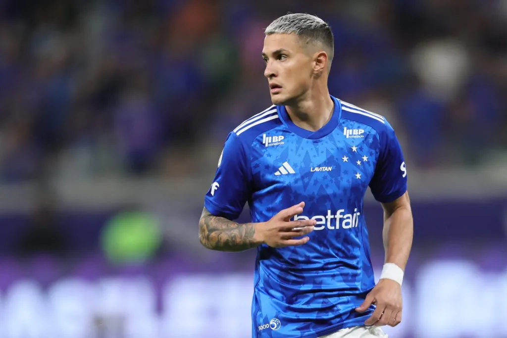 Mateus Vital durante partida contra o Grêmio no Campeonato Brasileiro A 2024. Foto: Gilson Lobo/AGIF