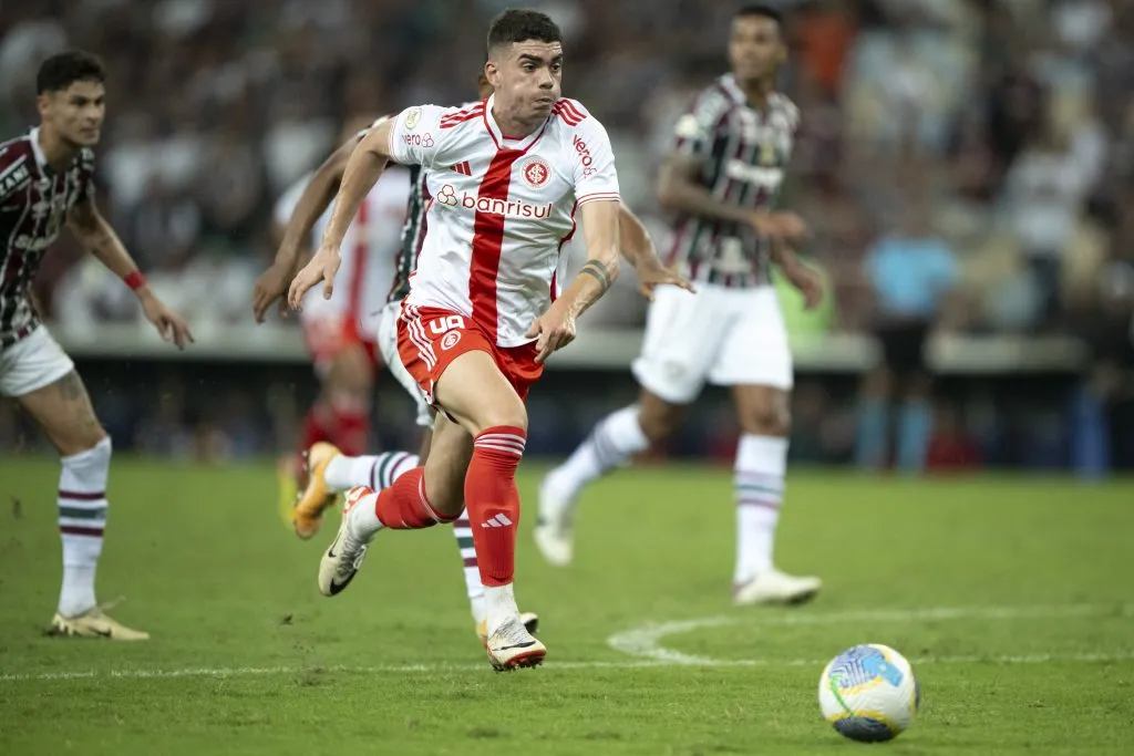 SP – RIO DE JANEIRO – 04/07/2024 – BRASILEIRO A 2024, FLUMINENSE X INTERNACIONAL – Lucca Drummond jogador do Internacional durante partida contra o Fluminense no estadio Maracana pelo campeonato Brasileiro A 2024. Foto: Jorge Rodrigues/AGIF