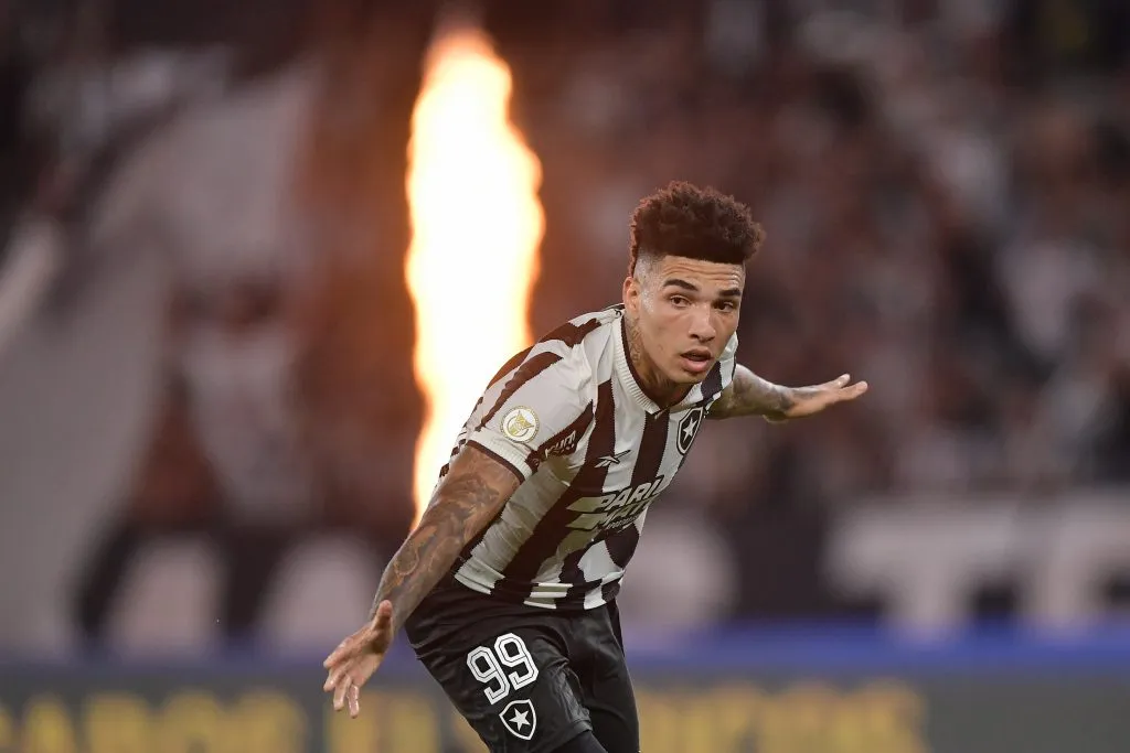 RJ – RIO DE JANEIRO – 31/08/2024 – BRASILEIRO A 2024, BOTAFOGO X FORTALEZA – Igor Jesus jogador do Botafogo durante partida contra o Fortaleza no estadio Engenhao pelo campeonato Brasileiro A 2024. Foto: Thiago Ribeiro/AGIF