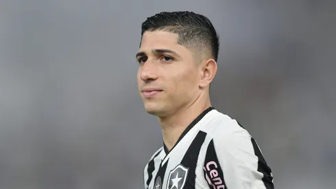 Savarino durante confronto contra o Criciúma no Brasileirão 2024.