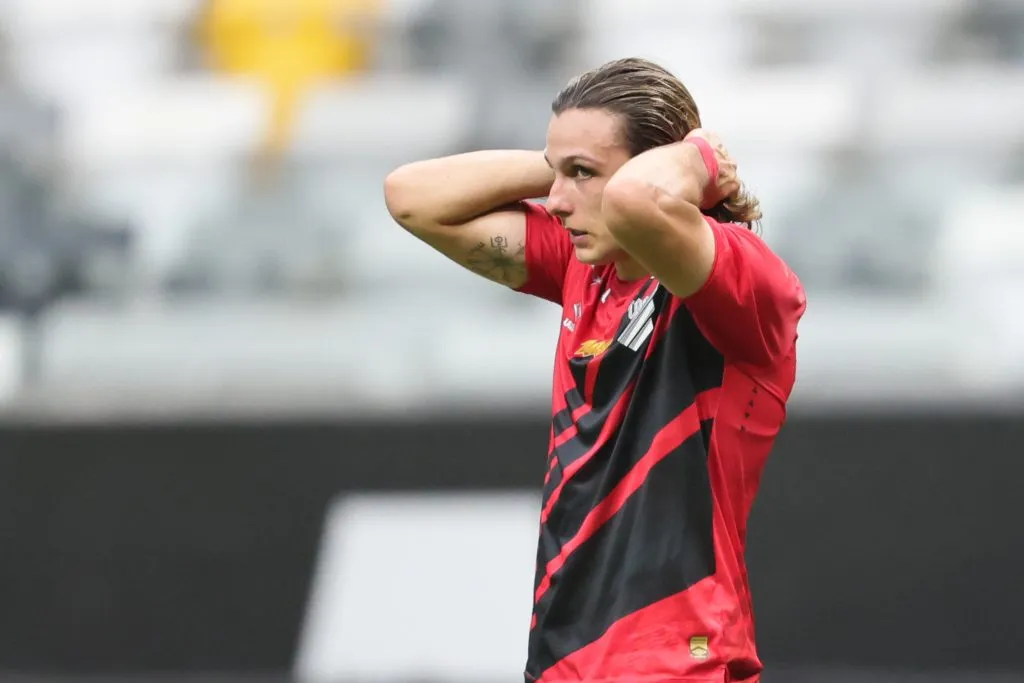Canobbio durante confronto contra o Atlético-MG no Brasileirão 2024. Foto: Gilson Lobo/AGIF