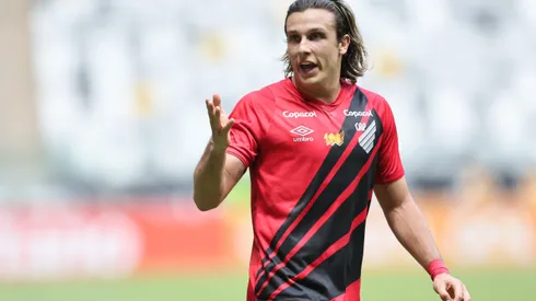 Canobbio durante confronto contra o Atlético-MG no Brasileirão 2024.