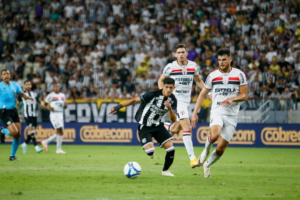 Erick Pulga, jogador do Ceará, foi o destaque da Série B e pode ser jogador do Bahia em 2025. Foto: Baggio Rodrigues/AGIF
