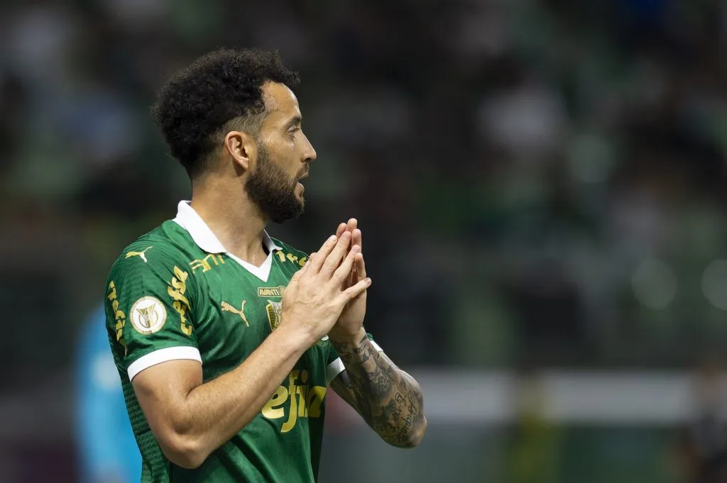Felipe Anderson jogador do Palmeiras durante partida contra o Gremio no estadio Arena Allianz Parque pelo campeonato Brasileiro A 2024. Foto: Anderson Romao/AGIF