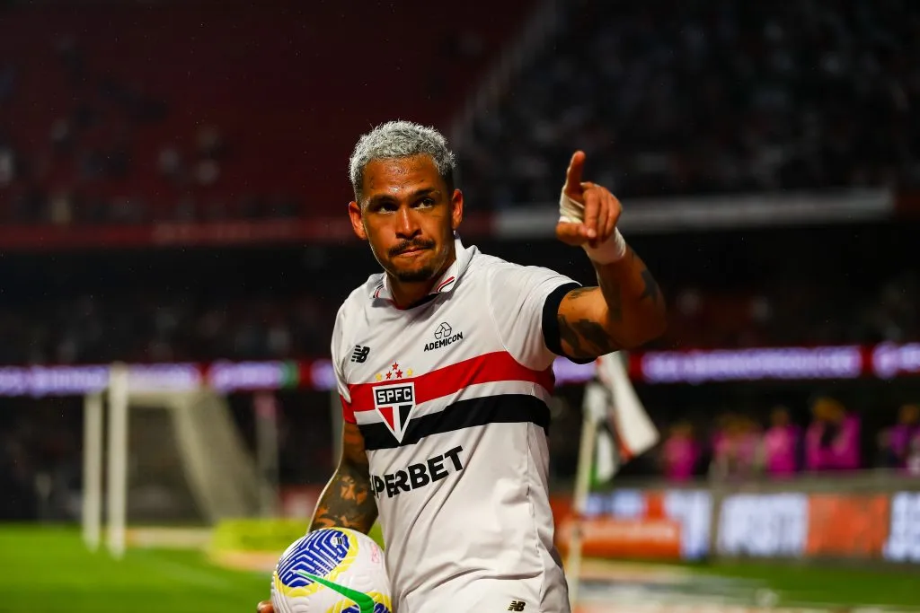 Luciano jogador do Sao Paulo comemora seu gol durante partida contra o Bahia no estadio Morumbi pelo campeonato Brasileiro A 2024. Foto: Marco Miatelo/AGIF