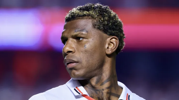 Arboleda, jogador do São Paulo, durante partida contra o Botafogo (Foto: Marcello Zambrana/AGIF)