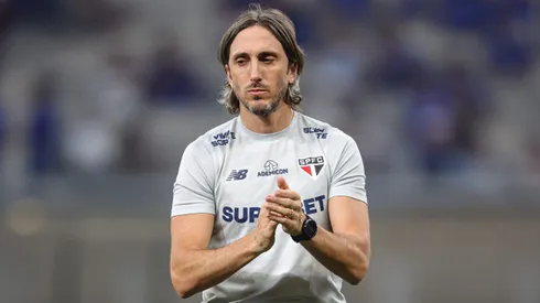 Luis Zubeldía, técnico do São Paulo, durante partida contra o Cruzeiro, pelo Brasileirão Betano.