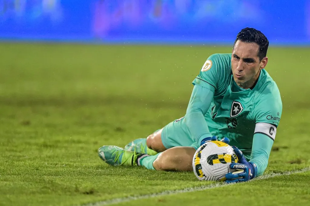 Gatito Fernandez goleiro do Botafogo atuando em 2022 – . Foto: Thiago Ribeiro/AGIF