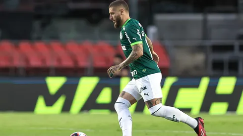 Ze Rafael jogador do Palmeiras durante partida contra o Santos no estadio Morumbi pelo campeonato Paulista 2023.