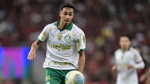Vitor Reis jogador do Palmeiras durante partida contra o Flamengo no estadio Maracana pelo campeonato Brasileiro A 2024.
