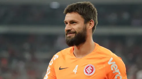 Rafael Sóbis, ex-jogador do Internacional pediu a contratação de atacante para o clube.