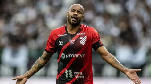 Thiago Heleno desabafa sobre rebaixamento