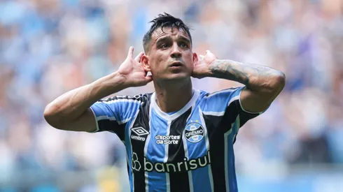 Cristaldo jogador do Gremio comemora seu gol durante partida contra o Sao Paulo no estadio Arena do Gremio pelo campeonato Brasileiro A 2024.