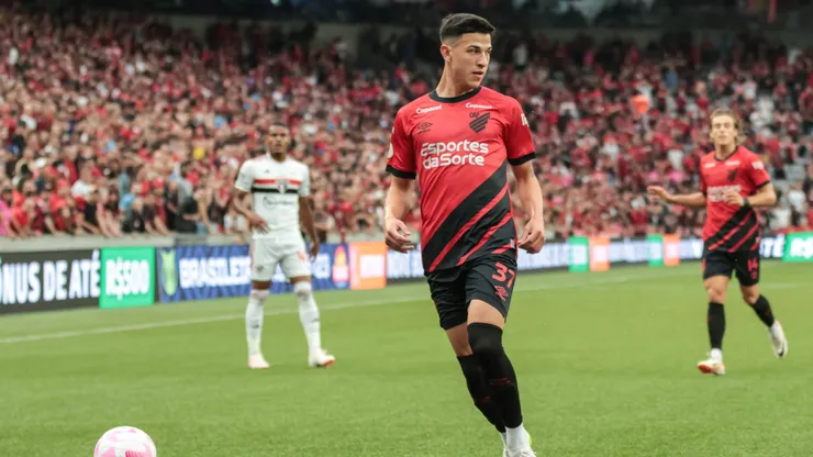 Lucas Esquivel jogador do Athletico-PR durante partida contra o Sao Paulo no estadio Arena da Baixada pelo campeonato Brasileiro A 2023.