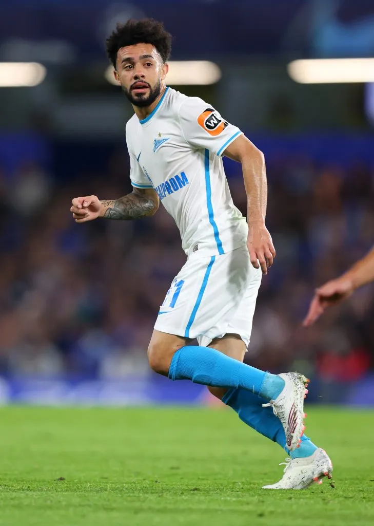 Claudinho, meia do Zenit, em partida (Photo by Catherine Ivill/Getty Images)