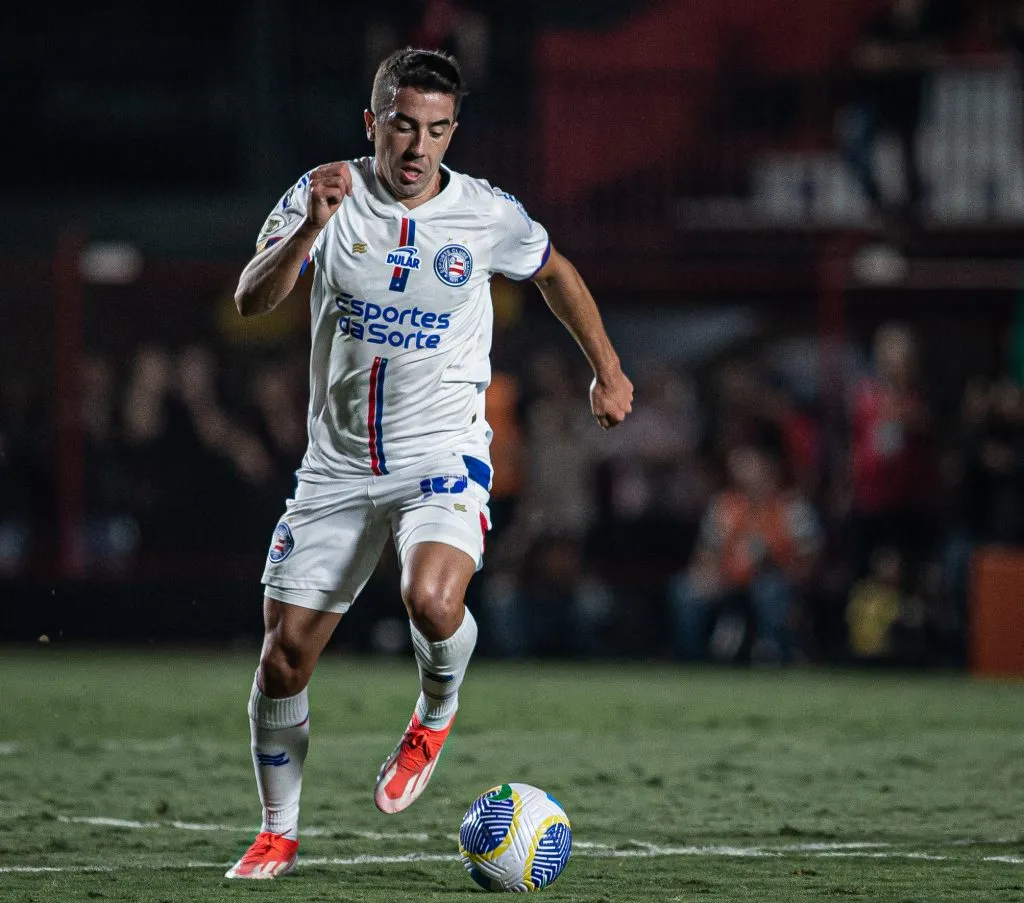 De Pena durante partida contra o Atlético-GO no Campeonato Brasileiro A 2024. Foto: Isabela Azine/AGIF