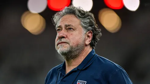Júlio Casares presidente do São Paulo antes da partida contra o Flamengo no estádio Maracanã pelo campeonato Brasileiro A 2024. Foto: Thiago Ribeiro/AGIF