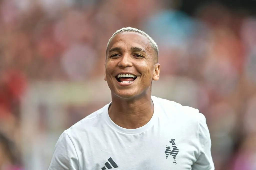 Deyverson antes da partida contra o Flamengo pela Copa Do Brasil 2024. Foto: Thiago Ribeiro/AGIF