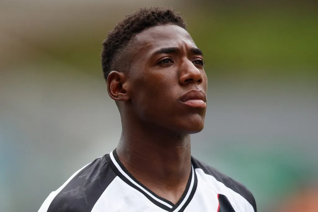 Léo, jogador do Vasco, durante partida contra o Cuiabá (Foto: Gil Gomes/AGIF)