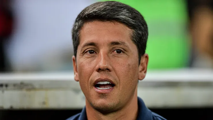 Thiago Carpini tecnico do Sao Paulo durante partida contra o Flamengo no estadio Maracana pelo campeonato Brasileiro A 2024.