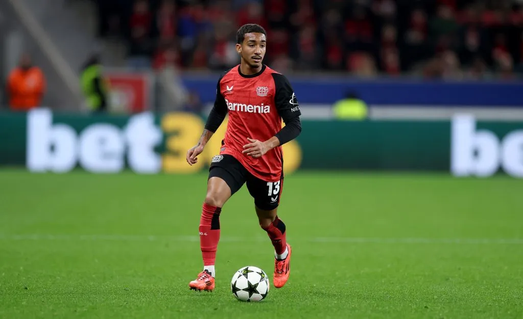 Arthur durante confronto contra o RB Salzburgna Liga dos Campeões 2024/25. (Photo by Lars Baron/Getty Images)