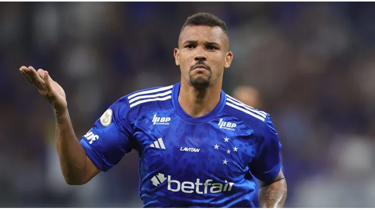 Zé Ivaldo jogador do Cruzeiro comemora seu gol durante partida contra o Vasco no estadio Mineirao pelo campeonato Brasileiro A 2024.