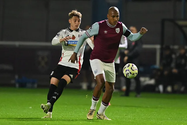 Luizão atuando no sub-21 do West Ham – (Photo by Kevin Hodgson | MI News) (Photo by MI News/NurPhoto via Getty Images)