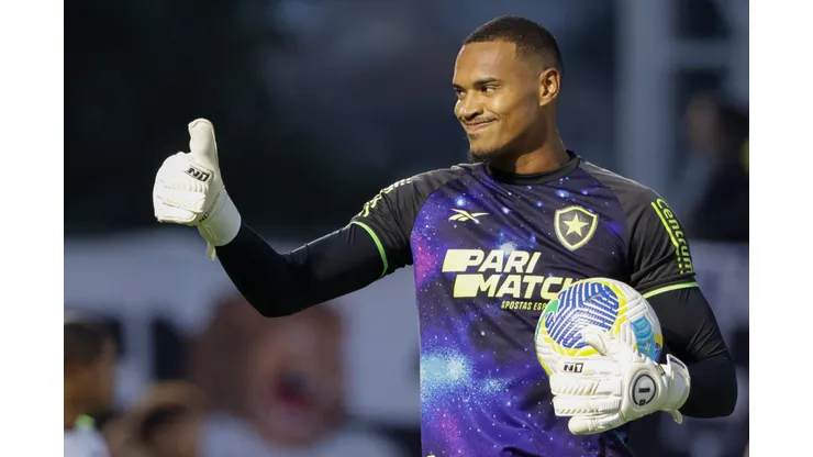 John durante confronto contra o Bragantino no Brasileirão 2024.