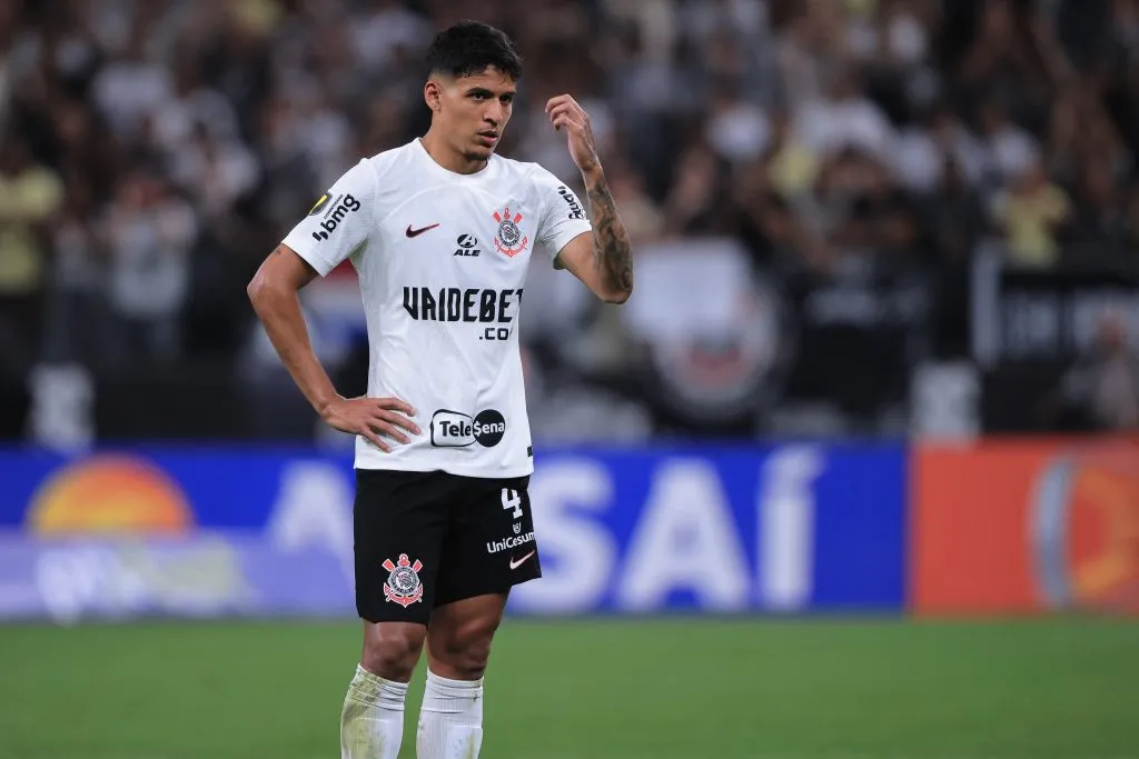 Caetano pode jogar no Japão – Foto: Ettore Chiereguini/AGIF.