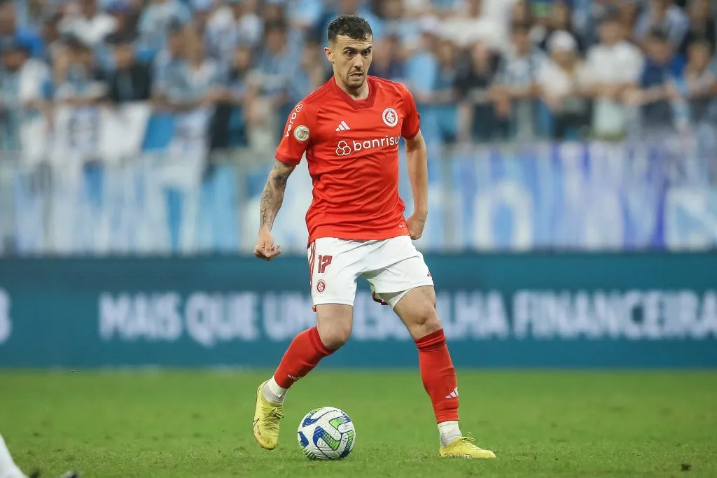 Gustavo Campanharo durante partida contra o Grêmio no Brasileirão 2023. Foto: Pedro H. Tesch/AGIF