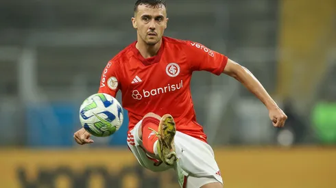 Campanharo durante confronto contra o Grêmio no Brasileirão 2023.