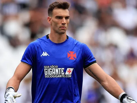 Torcida elege Léo Jardim como melhor jogador do Vasco em 2024