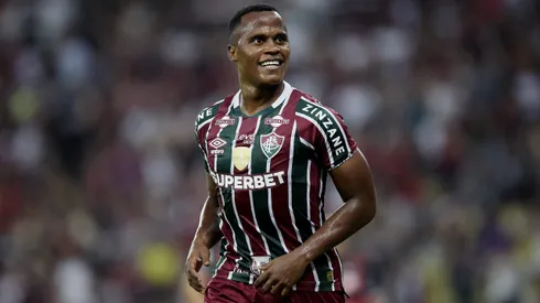 Jhon Arias, jogador do Fluminense, comemora seu gol durante partida contra o Flamengo (Foto: Alexandre Loureiro/AGIF)