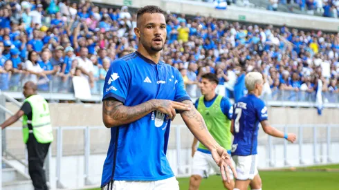 Ze Ivaldo jogador do Cruzeiro comemora seu gol durante partida contra o Uberlandia no estadio Mineirao pelo campeonato Mineiro 2024.