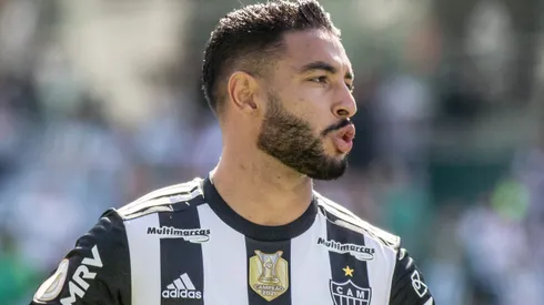 Nathan Silva jogador do Atletico-MG durante partida contra o Coritiba no estadio Couto Pereira pelo campeonato Brasileiro A 2022.