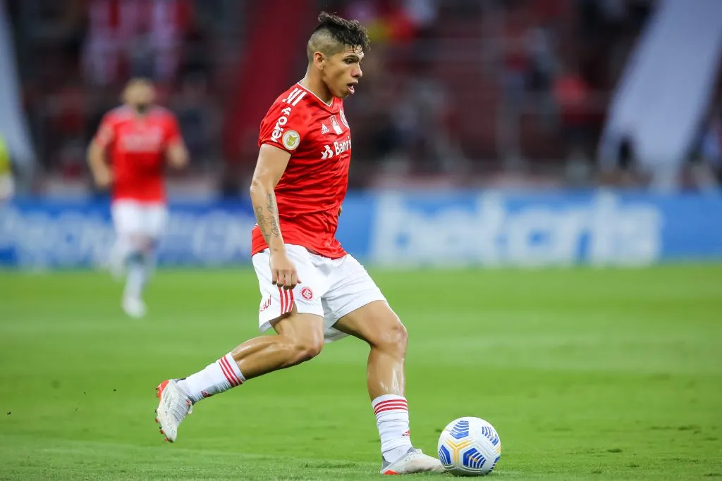Palacios durante partida contra o Santos no Campeonato Brasileiro A 2021. Foto: Pedro H. Tesch/AGIF