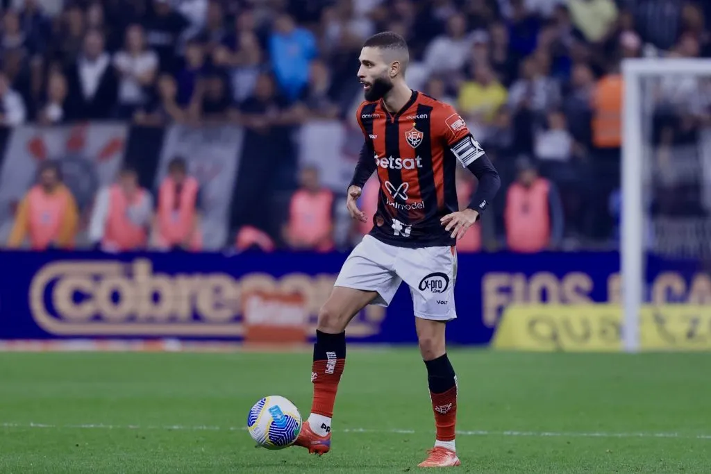 Wagner Leonardo, zagueiro do Vitória, interessa ao Inter mas alta pedida afasta o negócio. Foto: Marcello Zambrana/AGIF
