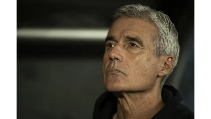 Luís Castro, treinador especulado no Grêmio