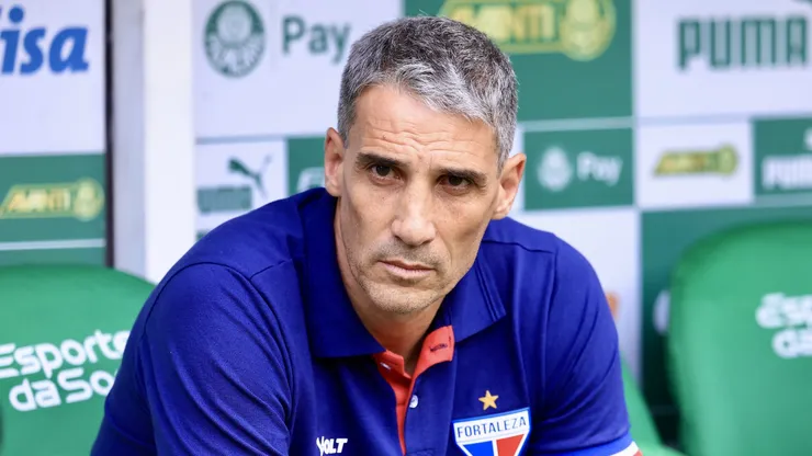 Vojvoda, técnico do Fortaleza, durante partida contra o Palmeiras, pelo Brasileirão Betano.