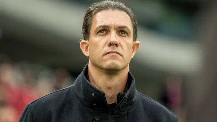 Mauricio Barbieri tecnico do Bragantino durante partida contra o Athletico-PR no estadio Arena da Baixada pelo campeonato Brasileiro A 2022.