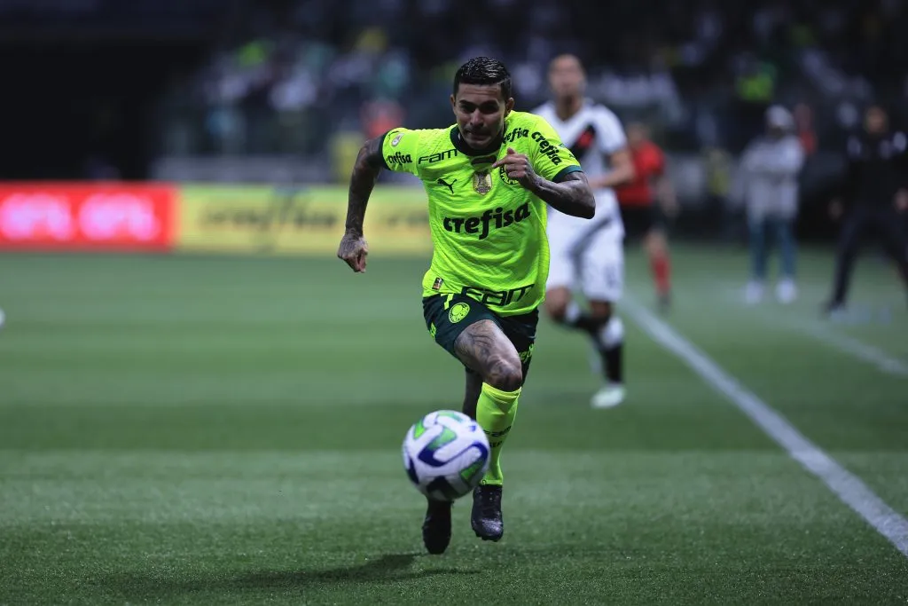 Dudu, jogador do Palmeiras, durante partida contra o Vasco (Foto: Ettore Chiereguini/AGIF)