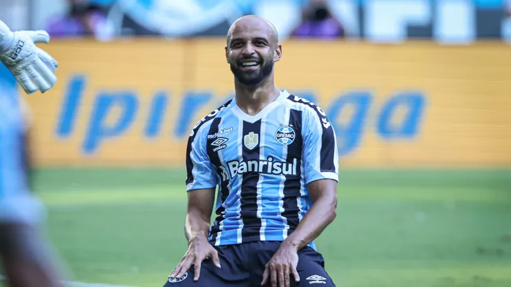 Thaciano jogador do Gremio lamenta chance perdida durante partida contra o Avenida no estadio Arena do Gremio pelo campeonato Gaucho 2023.