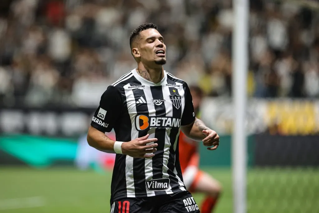MG – BELO HORIZONTE – 12/09/2024 – COPA DO BRASIL 2024, ATLETICO-MG X SAO PAULO – Paulinho jogador do Atletico-MG lamenta durante partida contra o Sao Paulo no estadio Arena MRV pelo campeonato Copa Do Brasil 2024. Foto: Gilson Lobo/AGIF