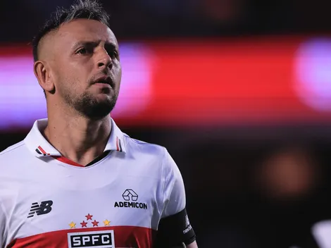 Negociações entre Rafinha e São Paulo ficam perto da definição 
