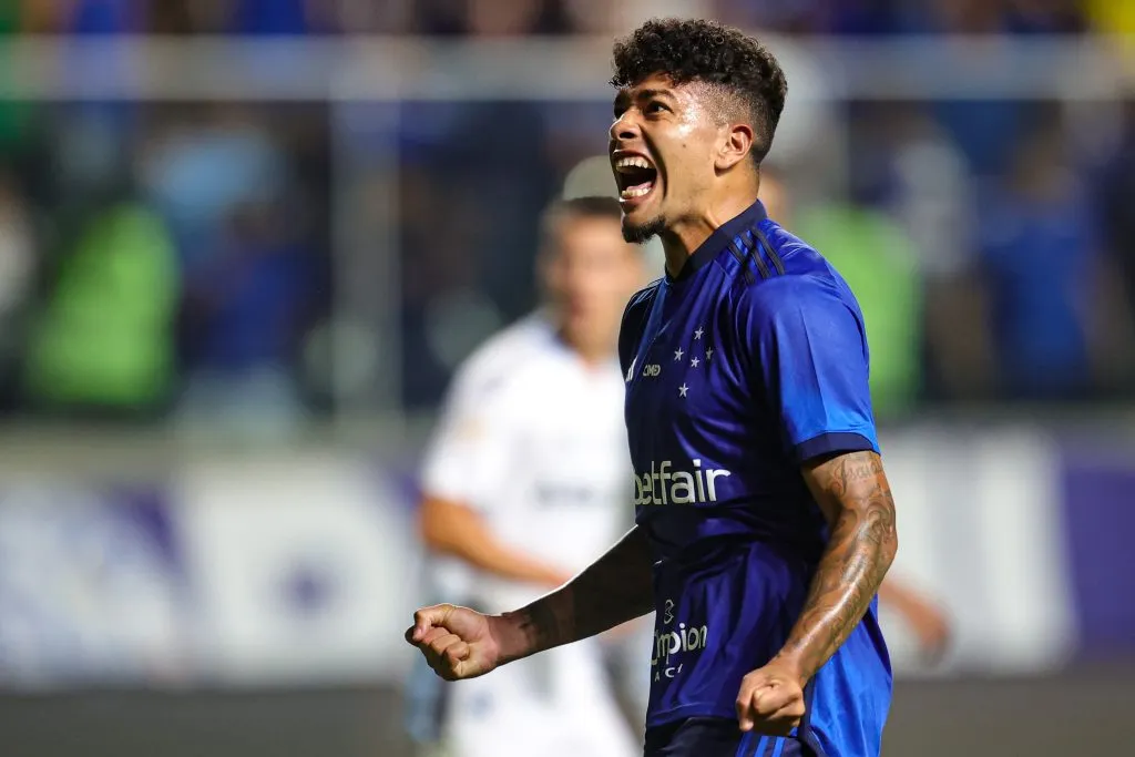 Filipe Machado durante confronto contra o Grêmio no Brasileirão de 2023. Foto: Gilson Junio/AGIF