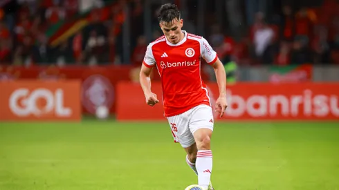 Bernabei jogador do Internacional durante partida contra o Athletico-PR no estadio Beira-Rio pelo campeonato Brasileiro A 2024.