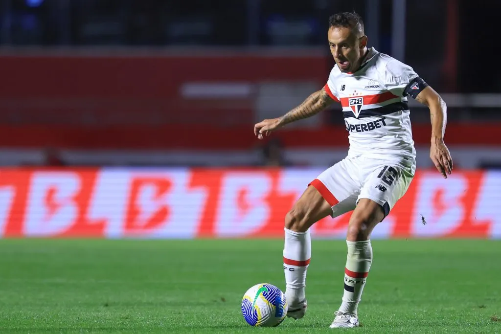 Rafinha durante partida contra o Goiás na Copa do Brasil 2024. Foto: Marcello Zambrana/AGIF